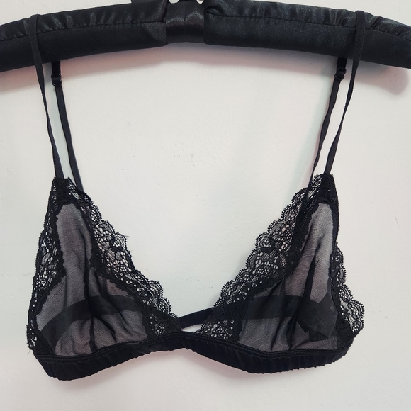 GUESS Black Lace Sheer Bra - Picture 2 of 7